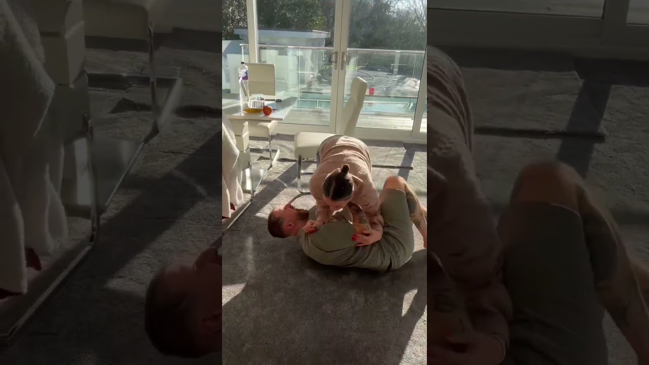 FeetFinder business guide to selling feet pictures professionally